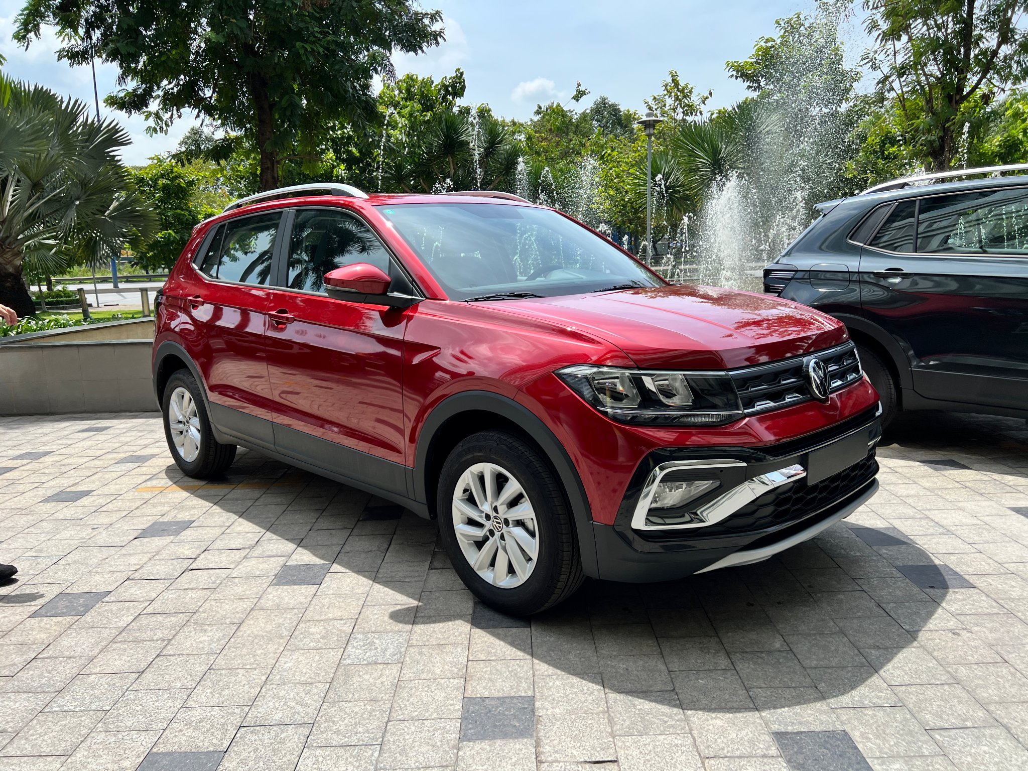 Thông tin xe Volkswagen T-Cross: giá lăn bánh KM 04/2023, thông số xe và phương thức trả góp