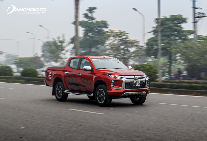 Vô lăng Mitsubishi Triton 2020 sử dụng hệ thống trợ lực lái thuỷ lực mang đến cảm giác lái chân thật