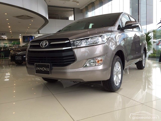 toyota-innova-2_0e-hinh-anh-thong-so-ky-thuat-gia-ban