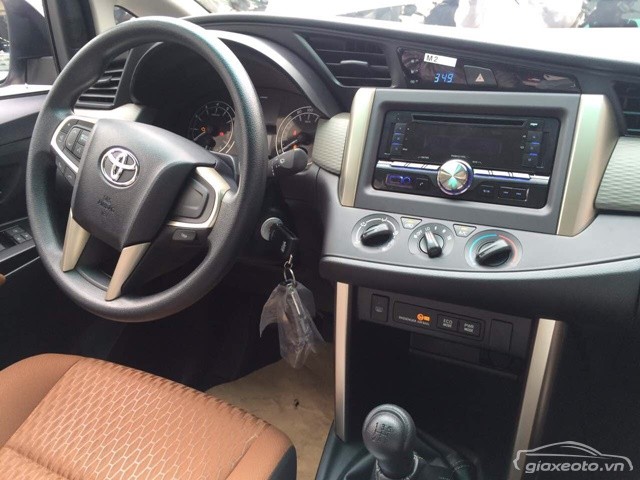 noi-that-toyota-innova-2_0e-mt