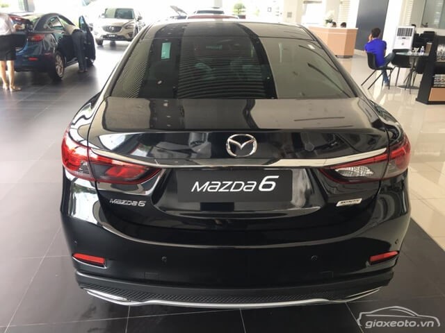 duoi-xe-mazda-6-2017-2018