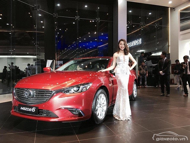 gia-xe-mazda6-mau-do