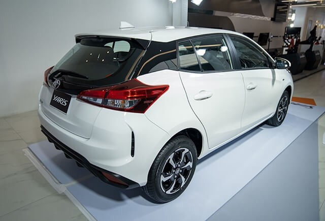 hong-xe-toyota-yaris-2023