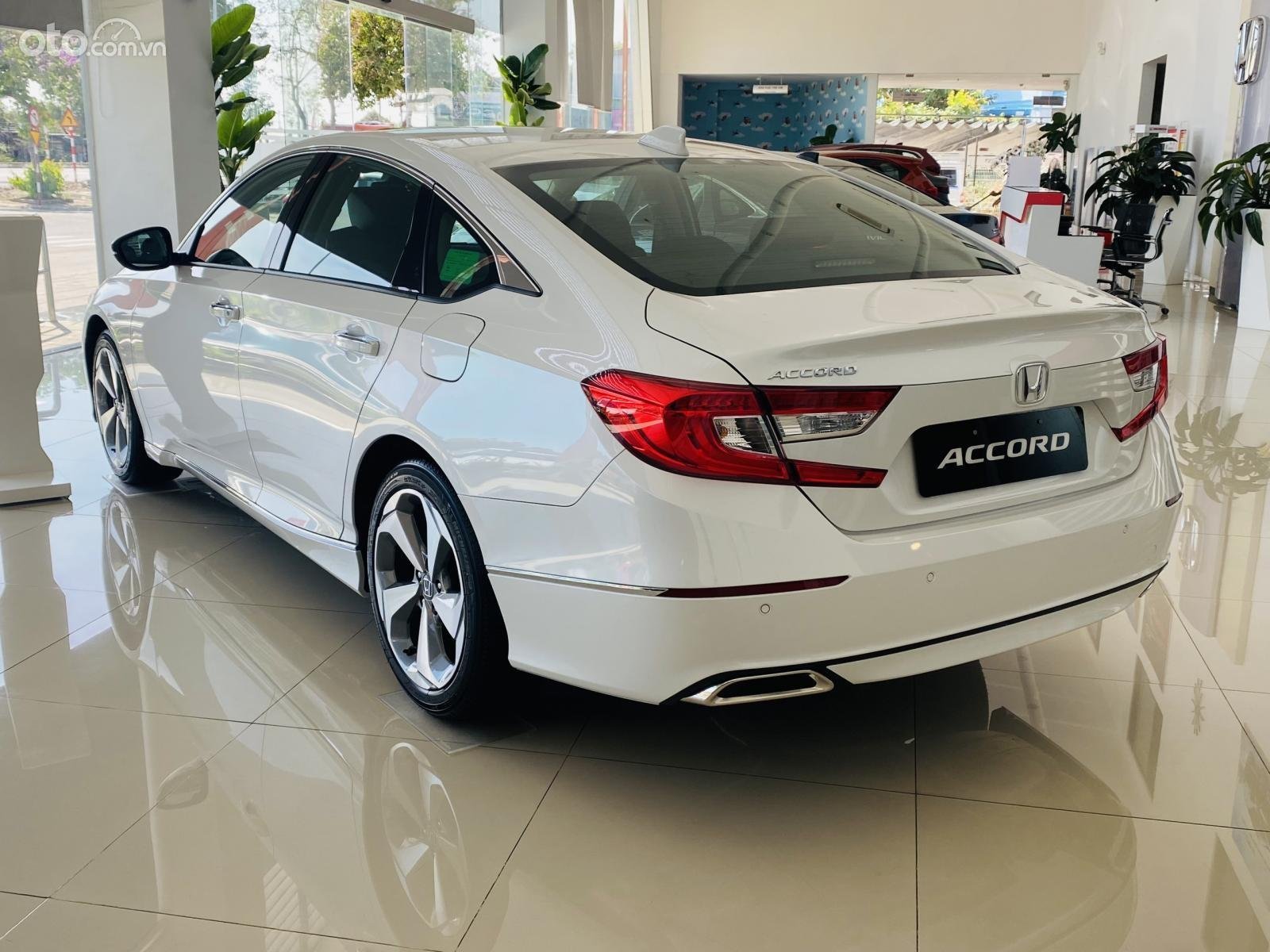 Vận hành xe Honda Accord 2023.