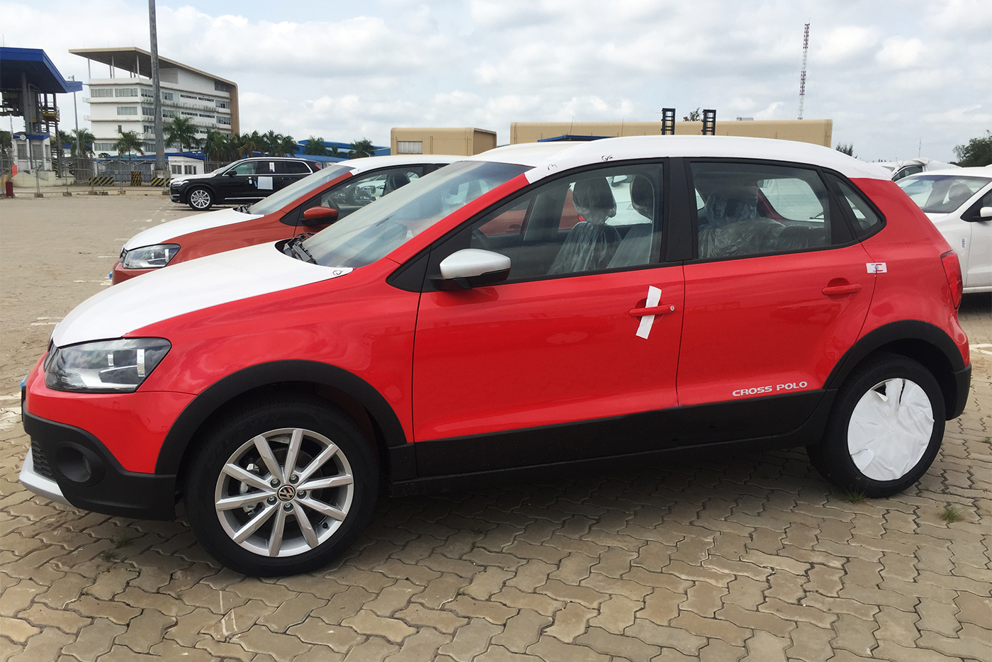 Thông tin xe Volkswagen T-Cross: giá lăn bánh KM 04/2023, thông số xe và phương thức trả góp