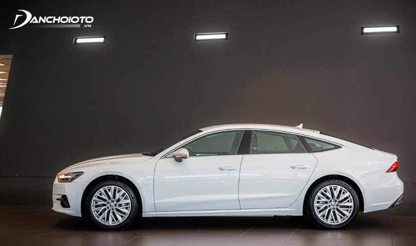 Thân xe Audi A7 Sportback 2023 đầy quyền lực