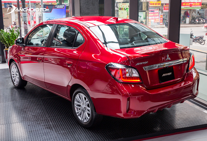 Phần đuôi xe Mitsubishi Attrage 2023 được tinh chỉnh sắc nét hơn