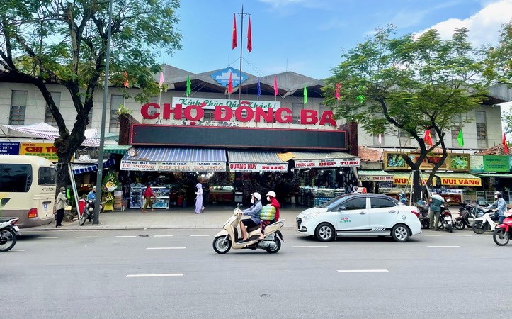 chợ đông ba